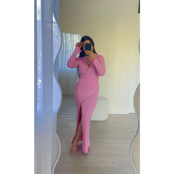 SOVERE Dresses & Skirts - SOVERE Facet Knit Maxi Dress in Musk -Side front hem split size S NWT218